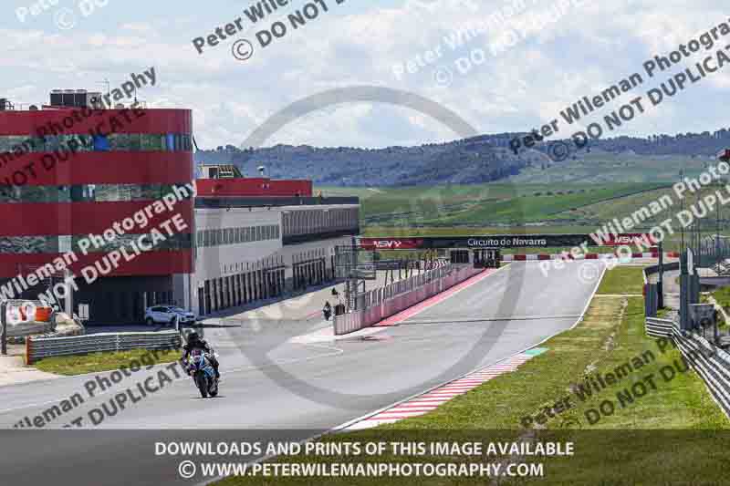 cadwell no limits trackday;cadwell park;cadwell park photographs;cadwell trackday photographs;enduro digital images;event digital images;eventdigitalimages;navarra;no limits trackdays;peter wileman photography;racing digital images;trackday digital images;trackday photos